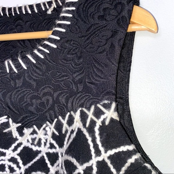 Paparazzi Black Embossed Knit Design Shift Dress Size Large ~ - Picture 3 of 4